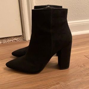 Black suede pointed boots